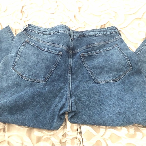 Old Navy OG Straight Leg  High Rise Acid Wash Jeans in size 20 w/ slim pockets - Picture 3 of 7